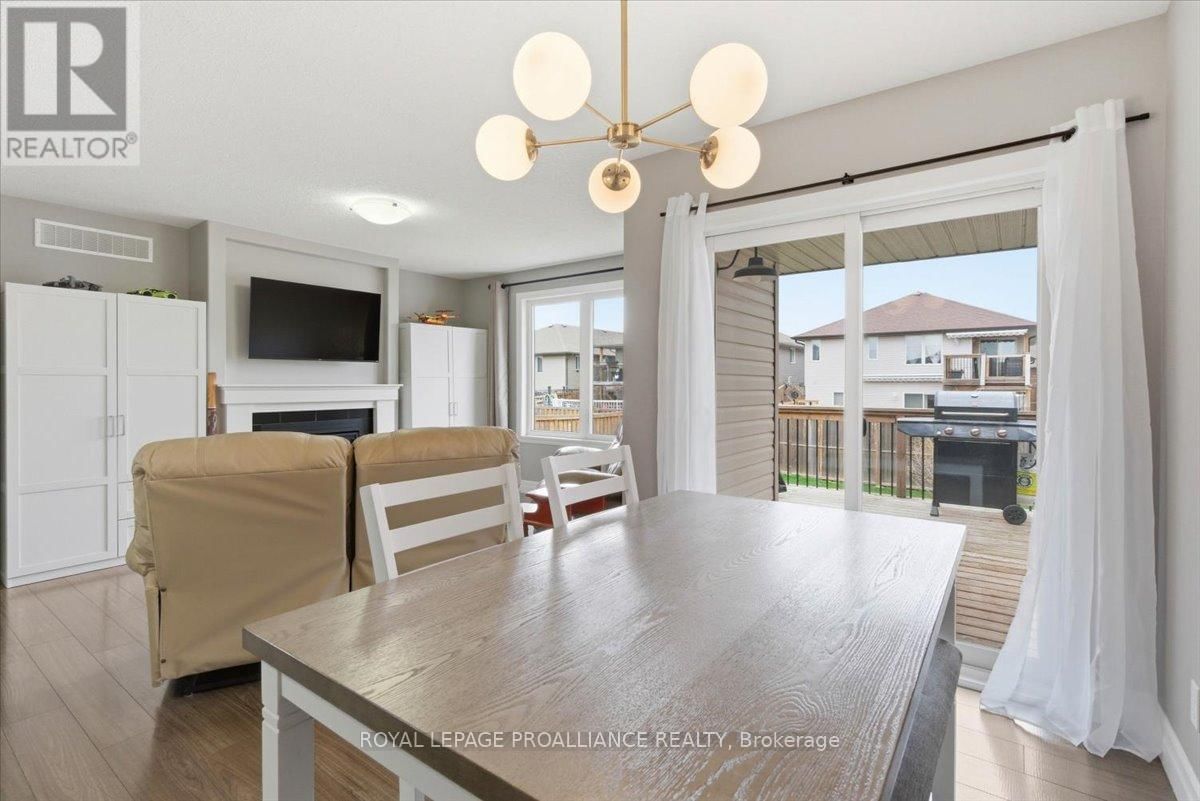 68 CORTLAND CRESCENT Image 15