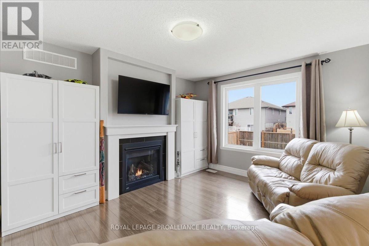 68 CORTLAND CRESCENT Image 16