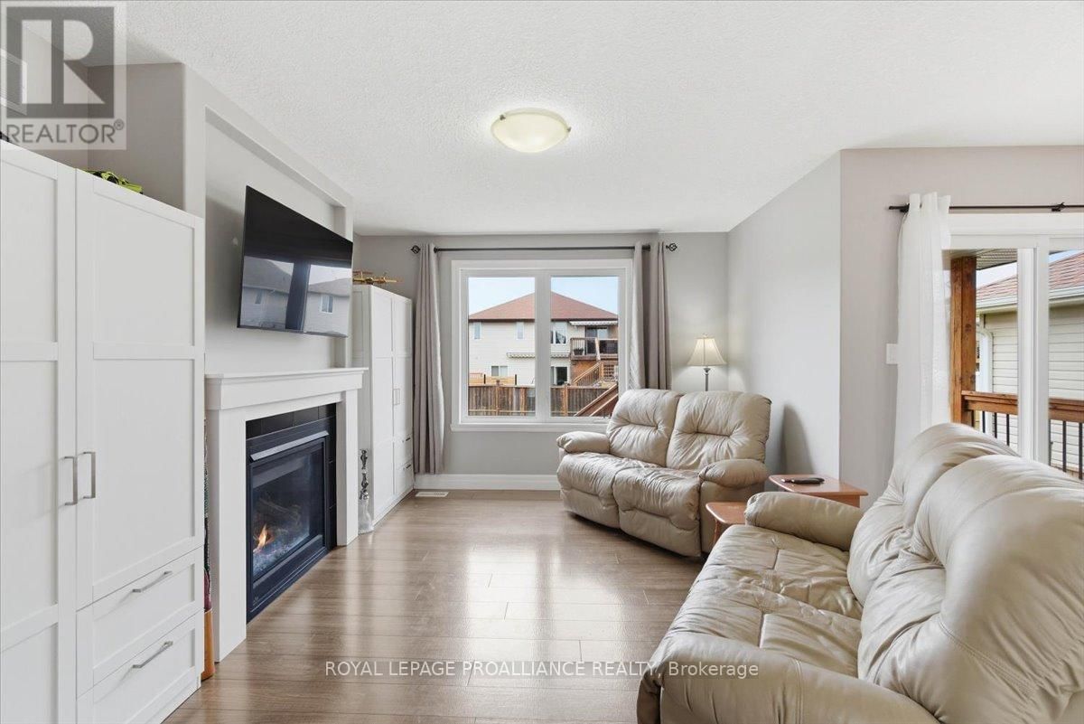 68 CORTLAND CRESCENT Image 17