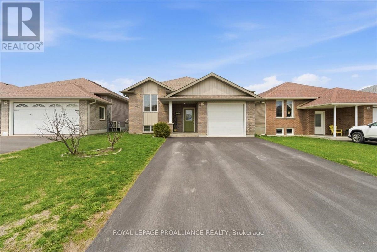 68 CORTLAND CRESCENT Image 2