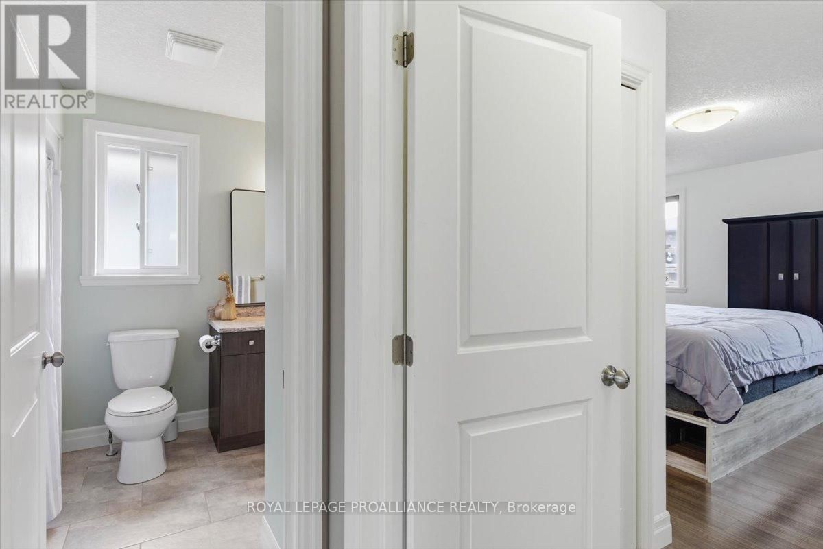 68 CORTLAND CRESCENT Image 20