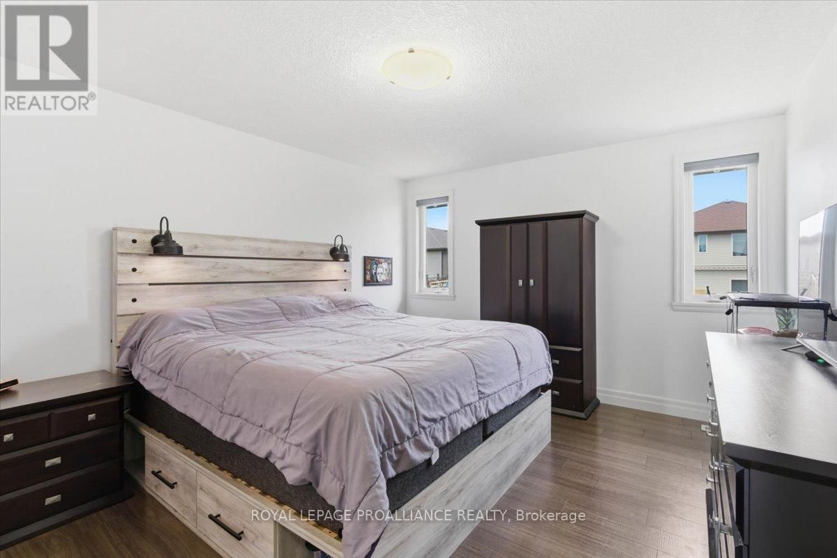 68 CORTLAND CRESCENT Image 21