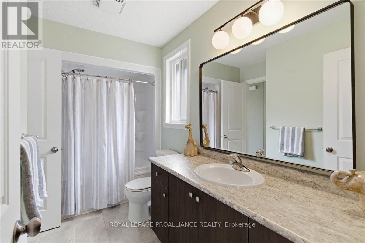 68 CORTLAND CRESCENT Image 22