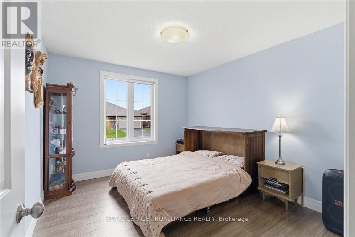 68 CORTLAND CRESCENT Image 24