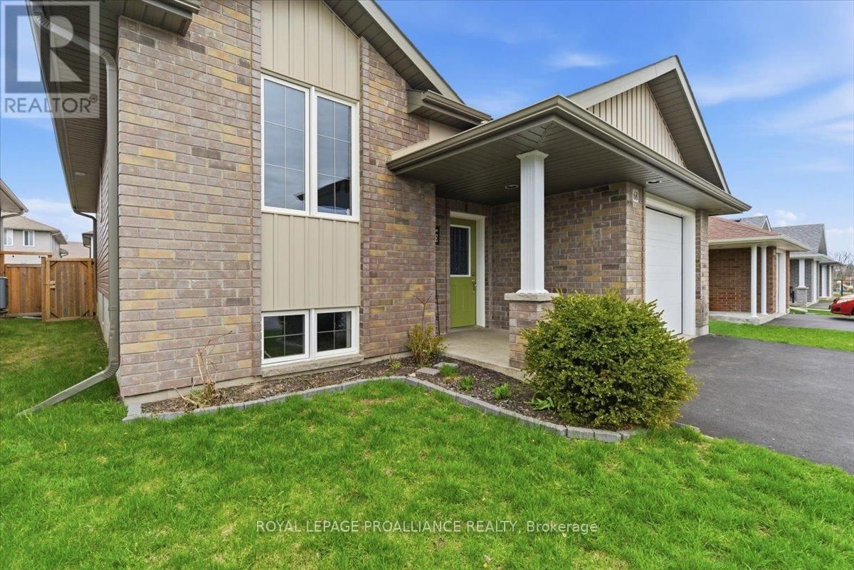 68 CORTLAND CRESCENT Image 3