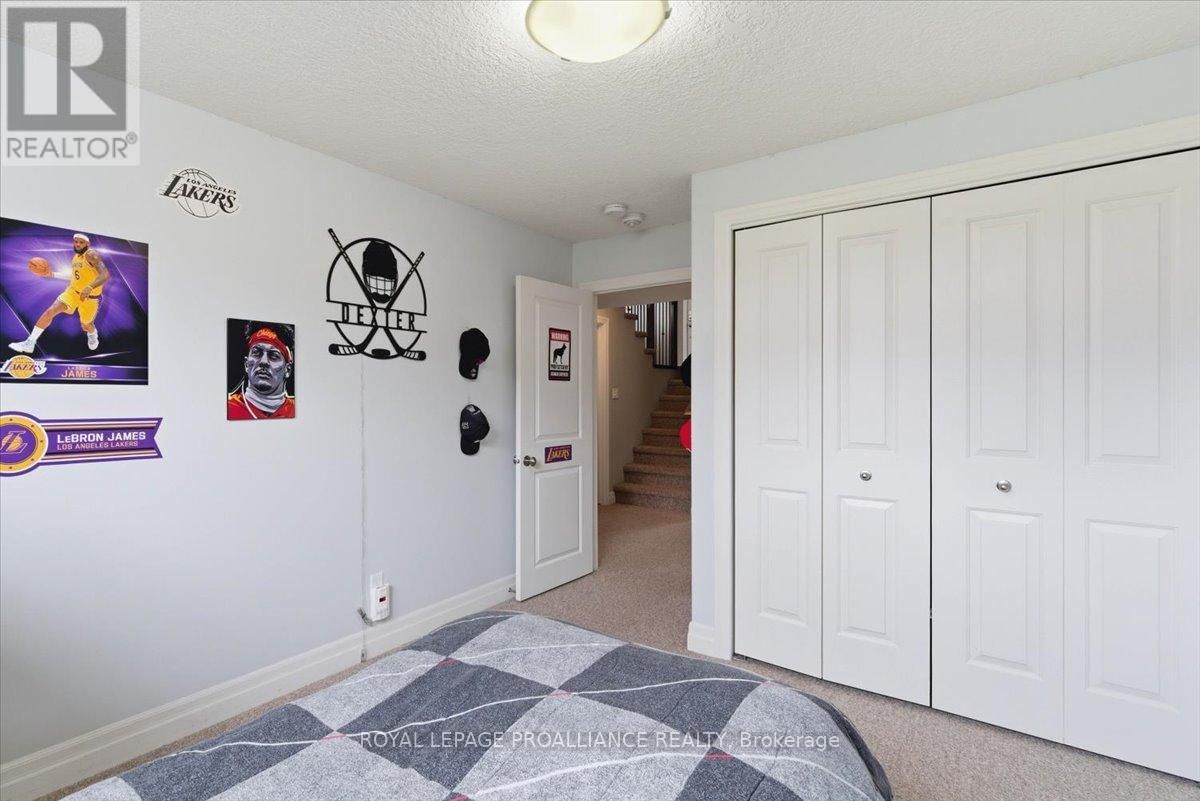 68 CORTLAND CRESCENT Image 33