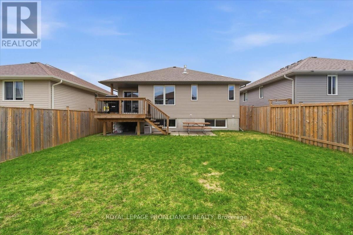 68 CORTLAND CRESCENT Image 42