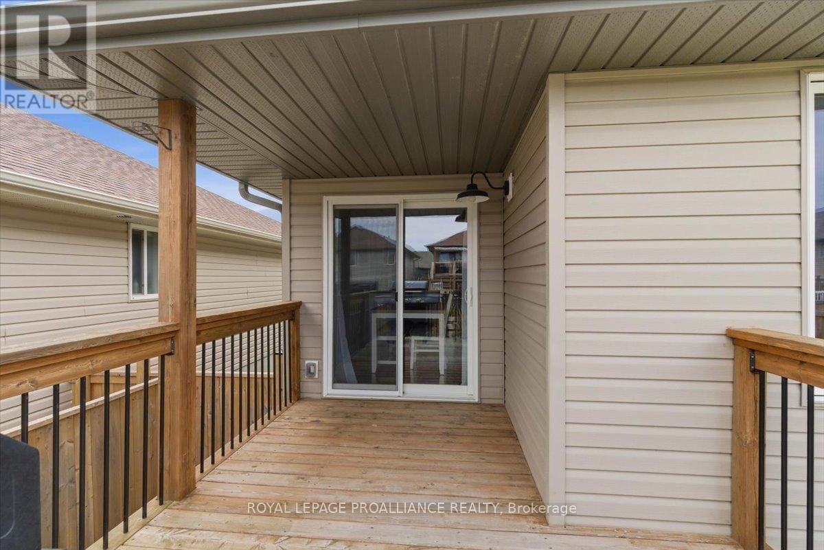 68 CORTLAND CRESCENT Image 44