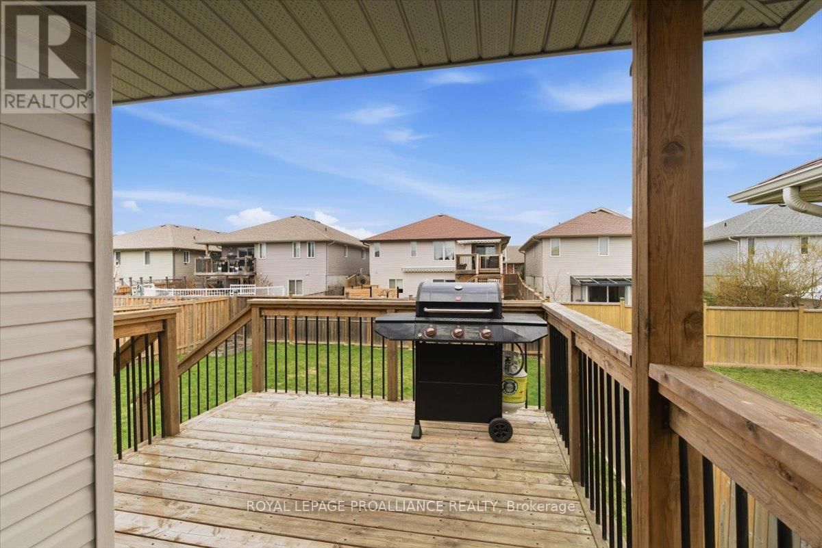 68 CORTLAND CRESCENT Image 45