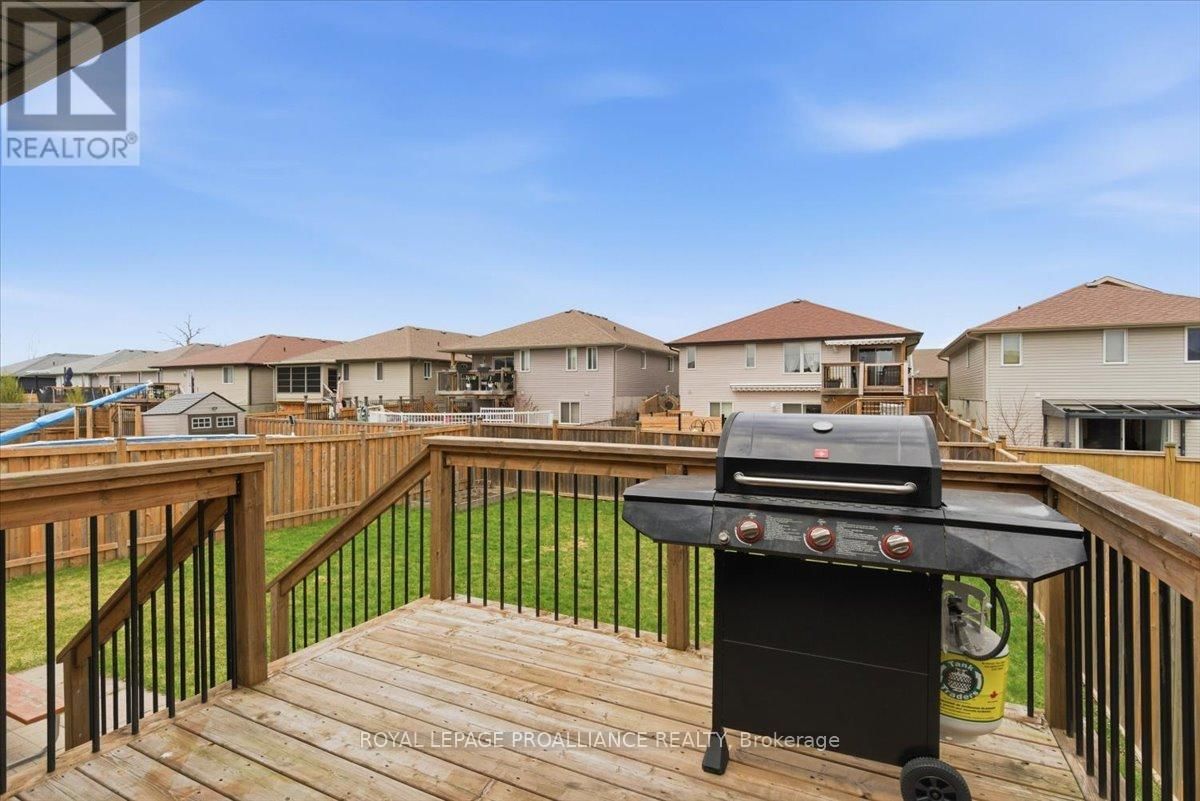 68 CORTLAND CRESCENT Image 46