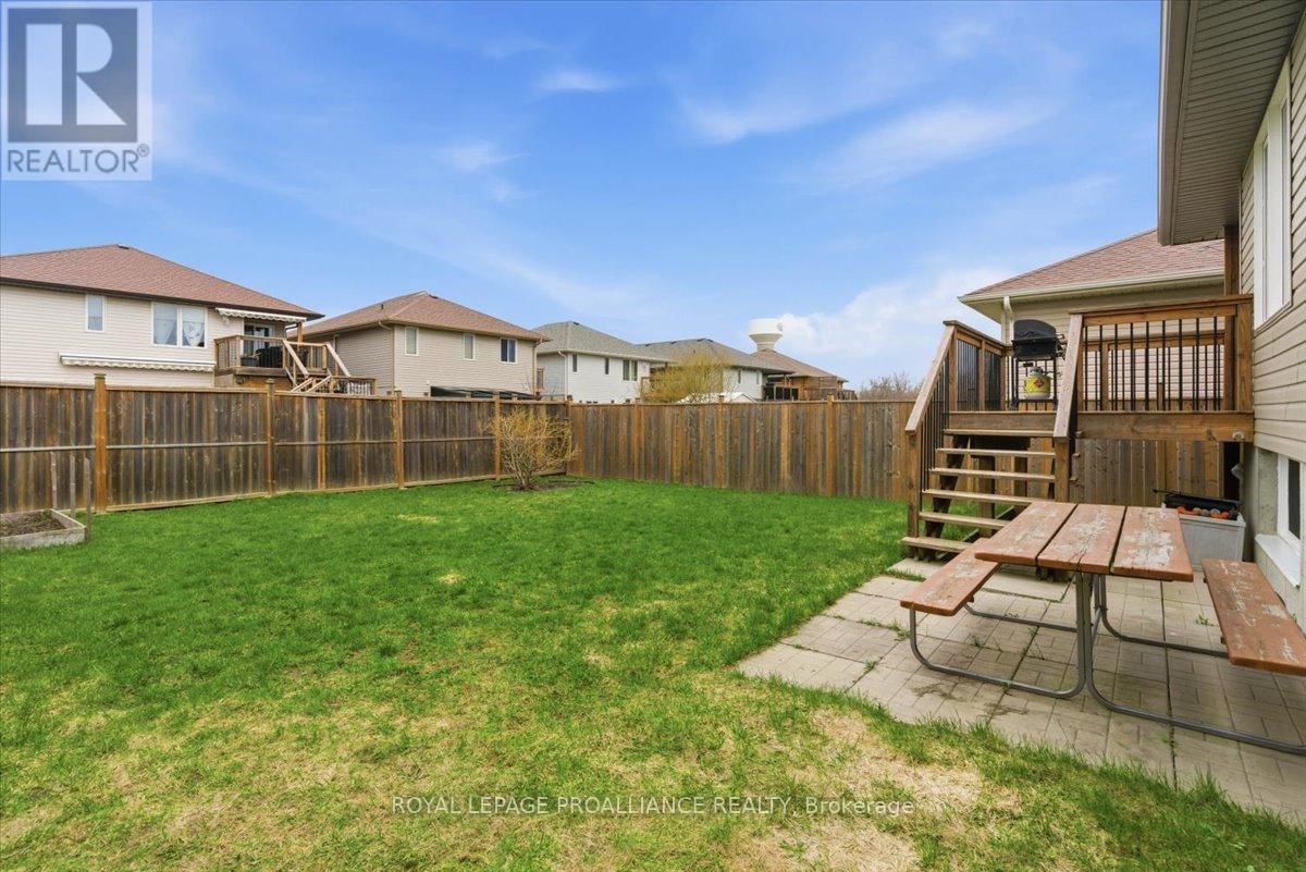 68 CORTLAND CRESCENT Image 48