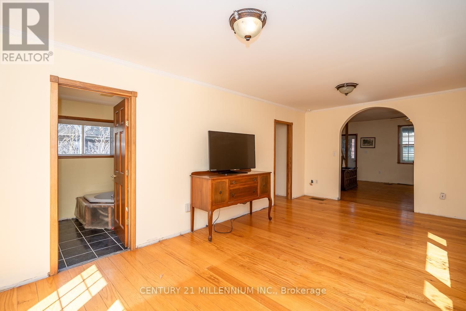 18 CROZIER STREET Image 19