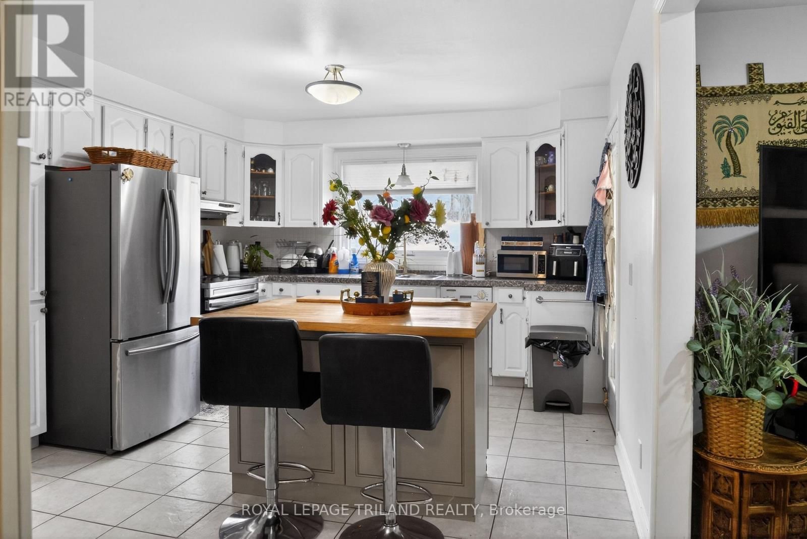 112 CLARENDON CRESCENT Image 10