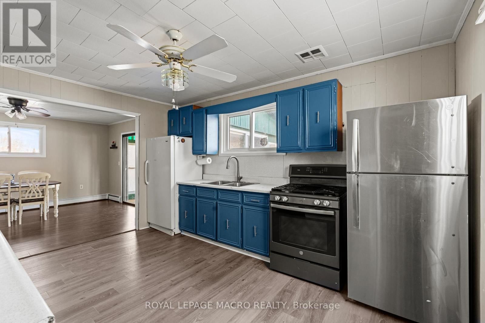 205 MITCHELL STREET Image 16