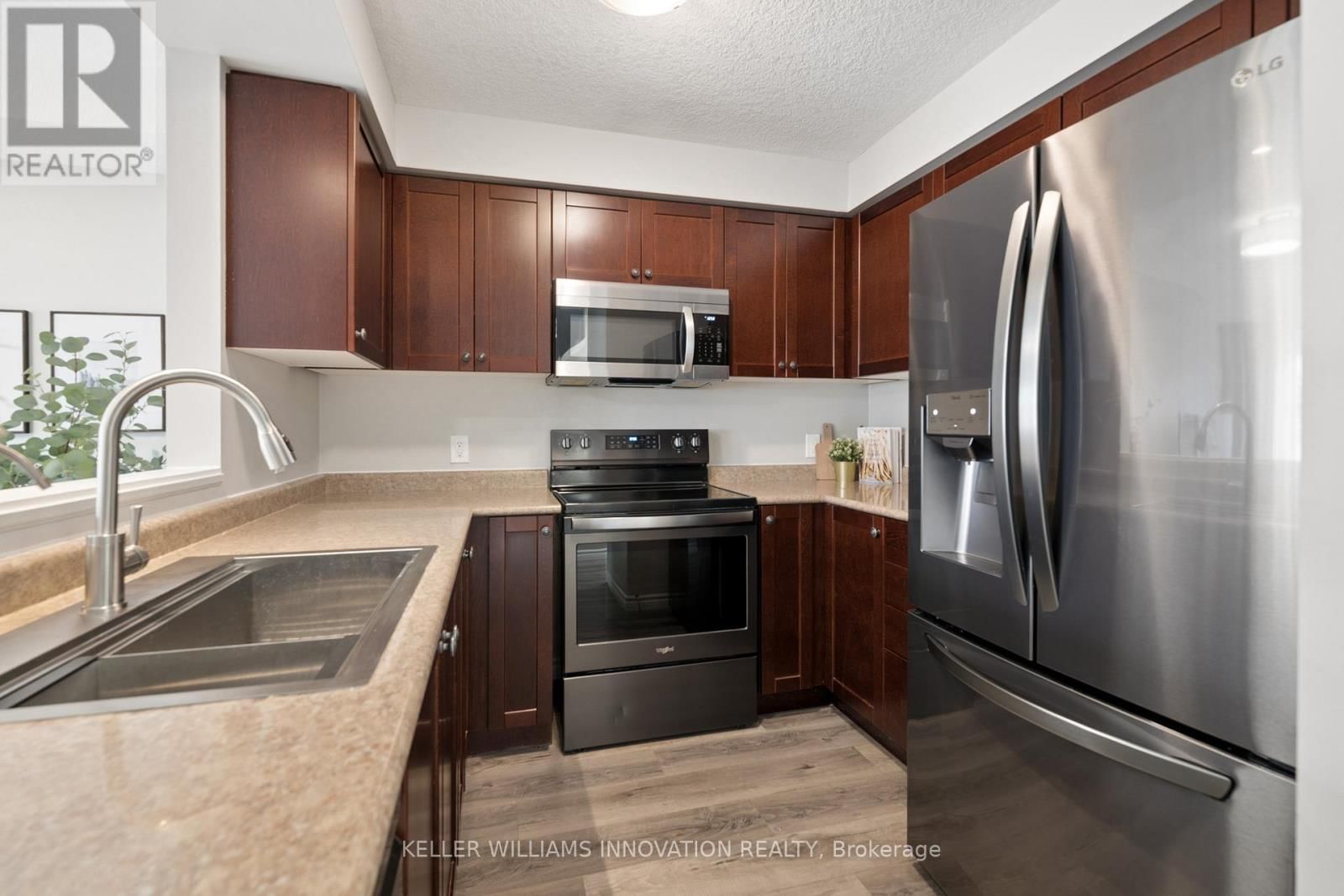 951 ZELLER CRESCENT Image 14