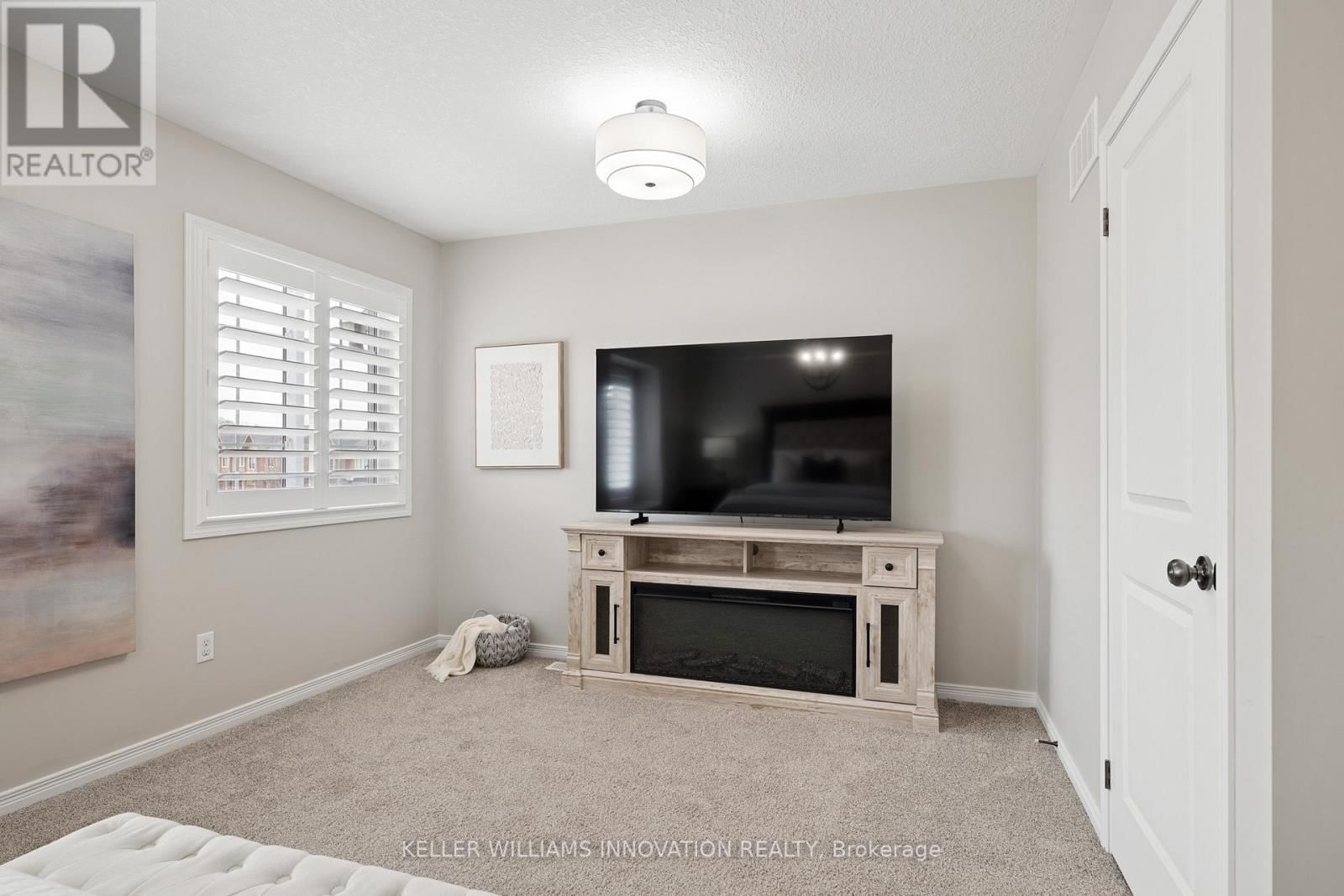 951 ZELLER CRESCENT Image 19