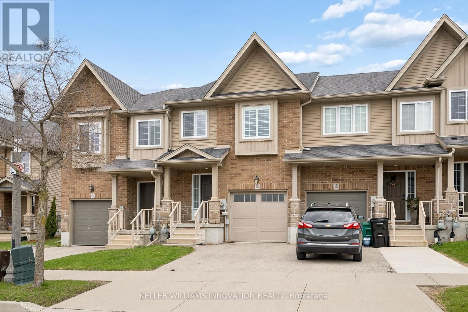 951 ZELLER CRESCENT Image 2