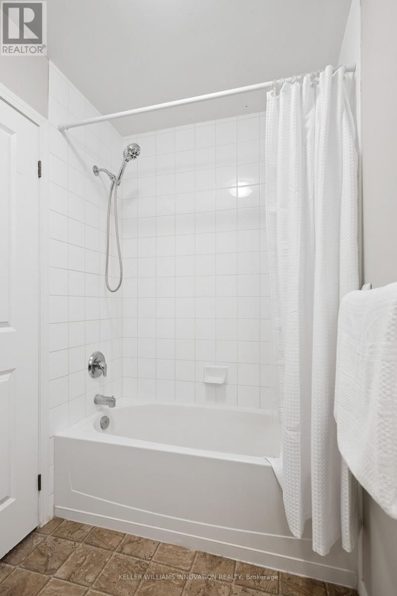 951 ZELLER CRESCENT Image 23