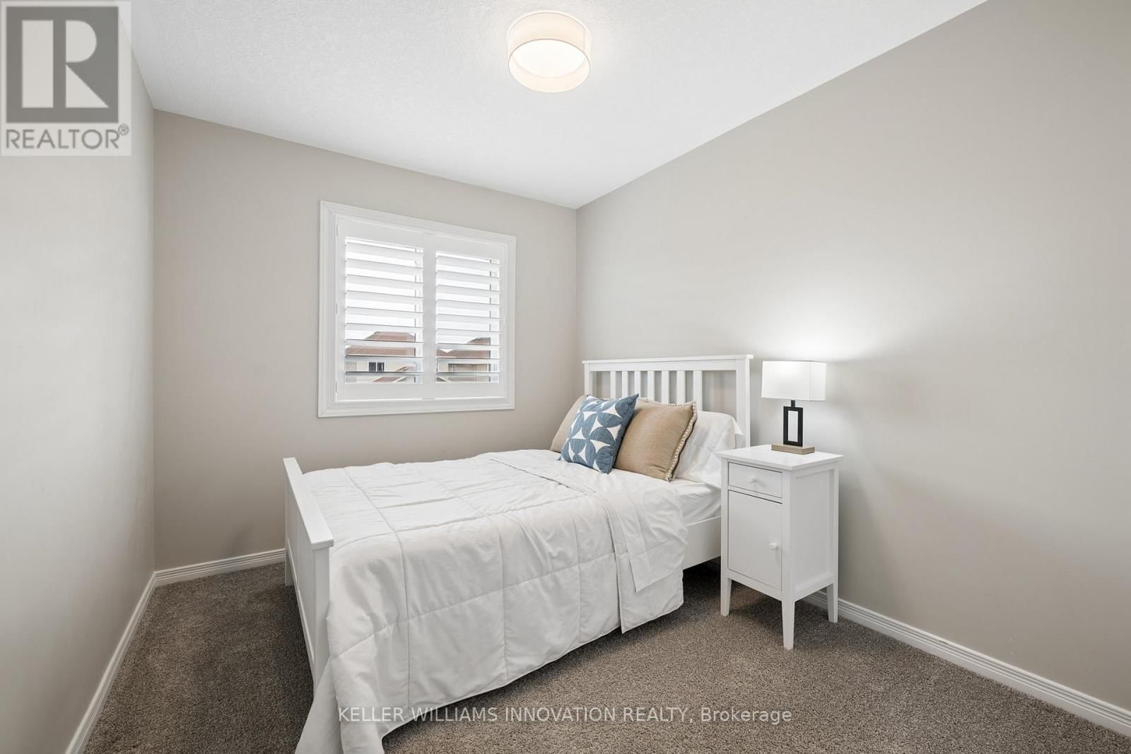 951 ZELLER CRESCENT Image 24