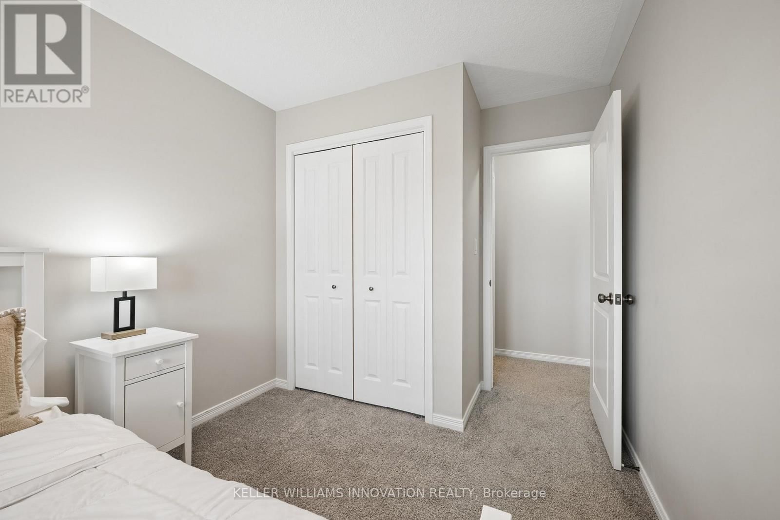 951 ZELLER CRESCENT Image 25