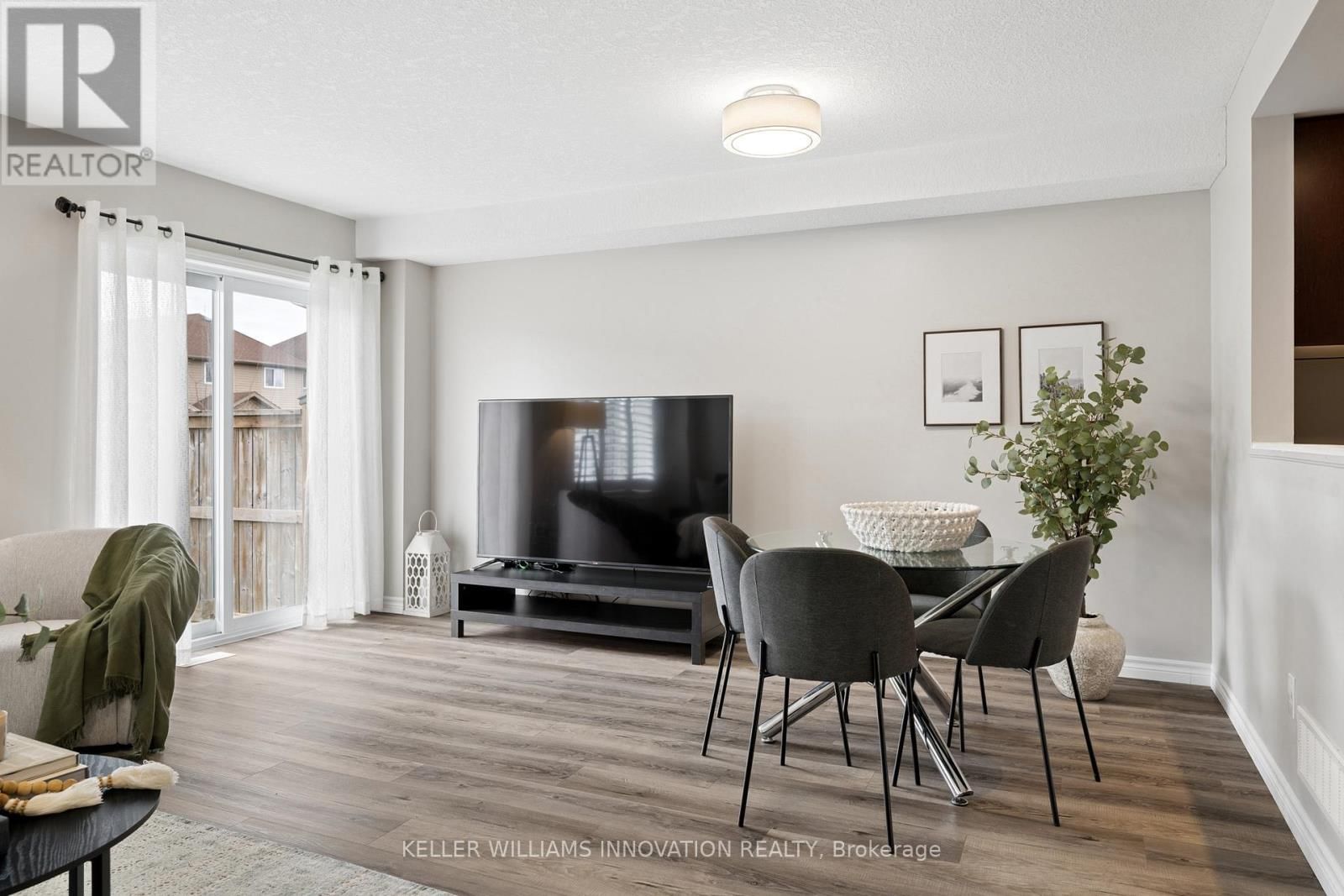 951 ZELLER CRESCENT Image 8