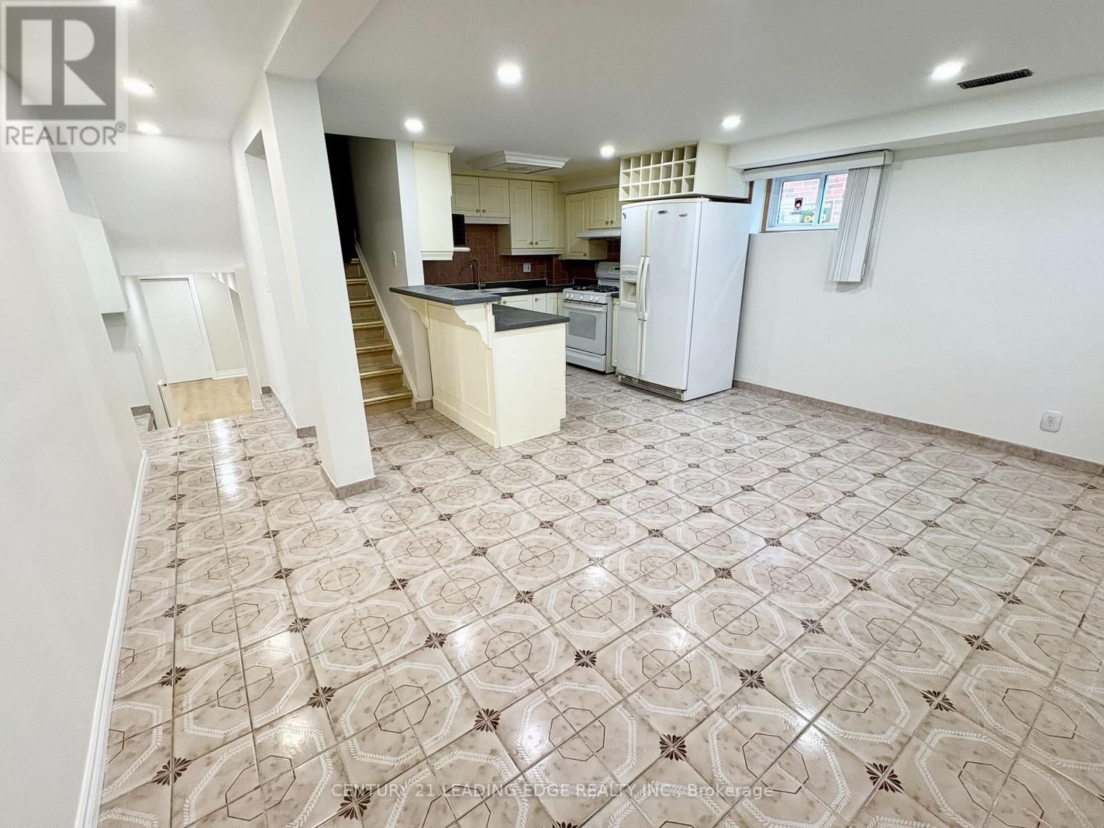 50 LIMERIDGE ROAD WEST Image 8