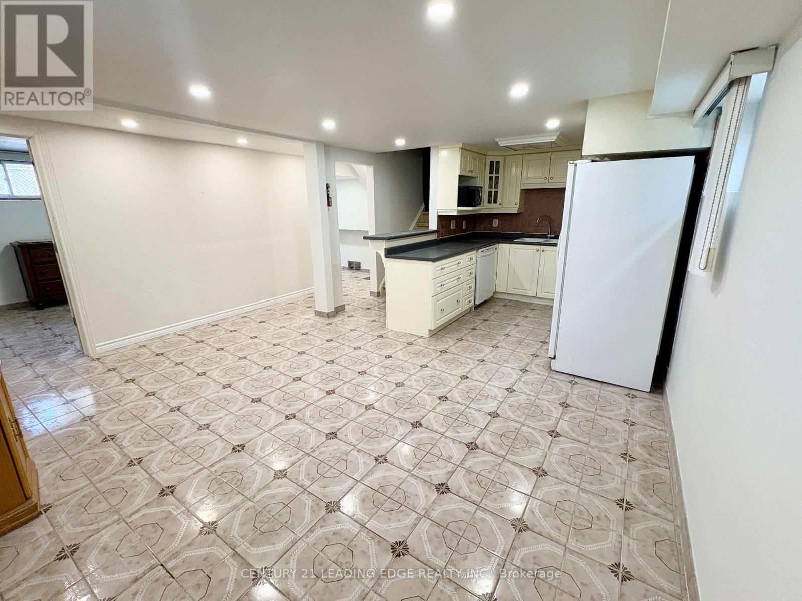 50 LIMERIDGE ROAD WEST Image 9