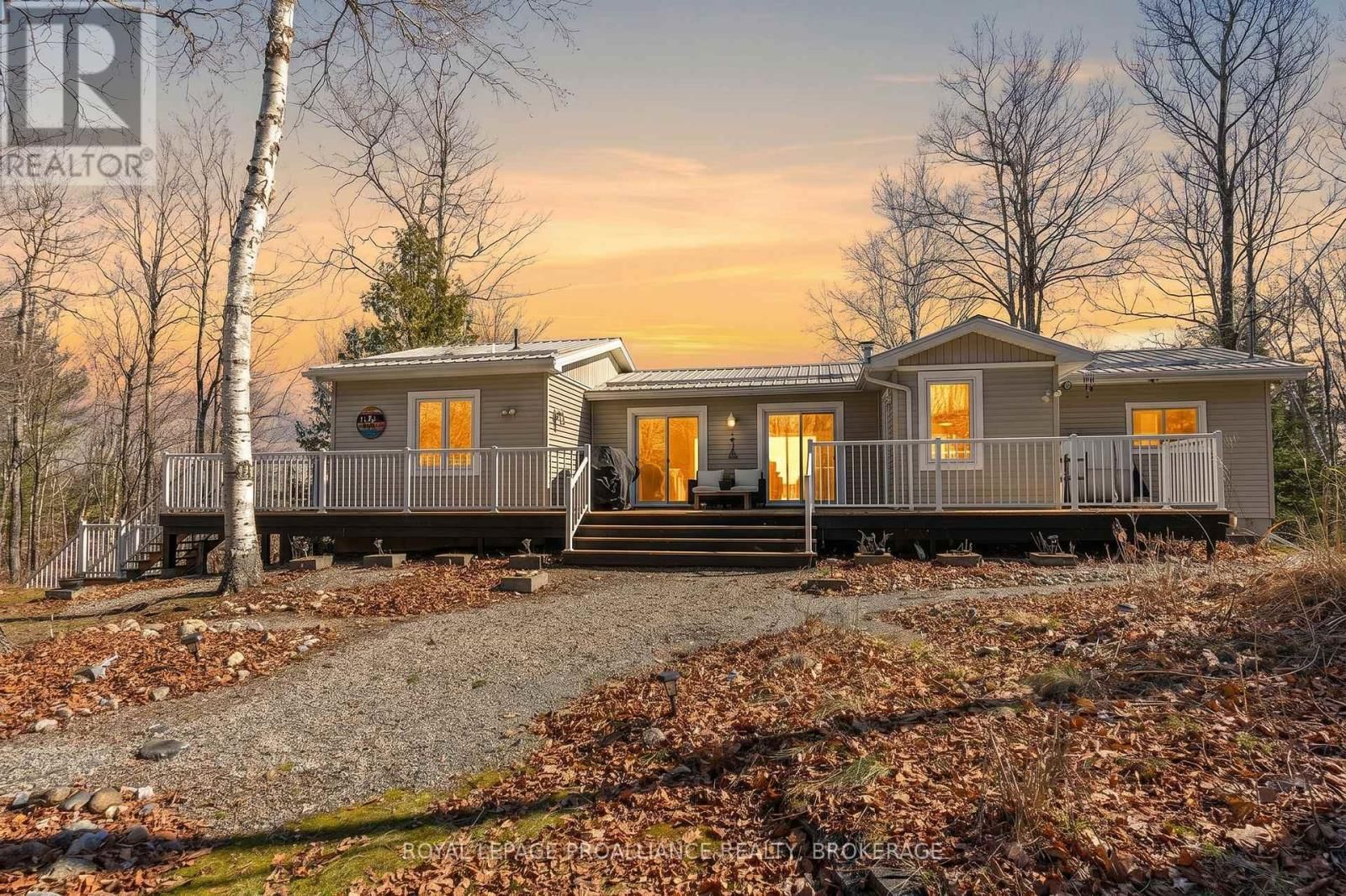 1077 COUNTRY LANE Image 1