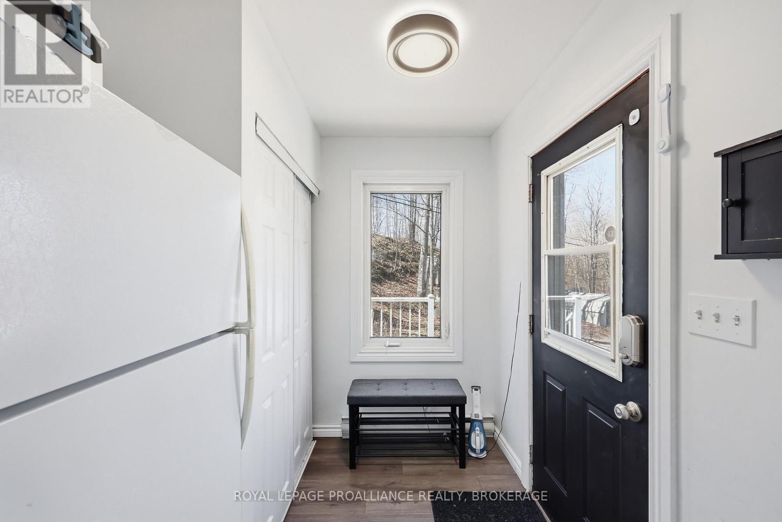 1077 COUNTRY LANE Image 24