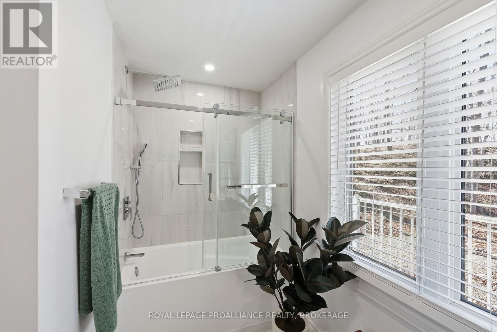 1077 COUNTRY LANE Image 35