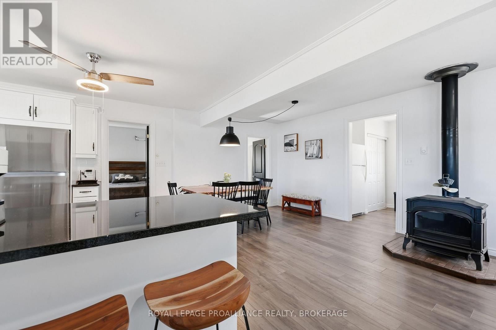 1077 COUNTRY LANE Image 39