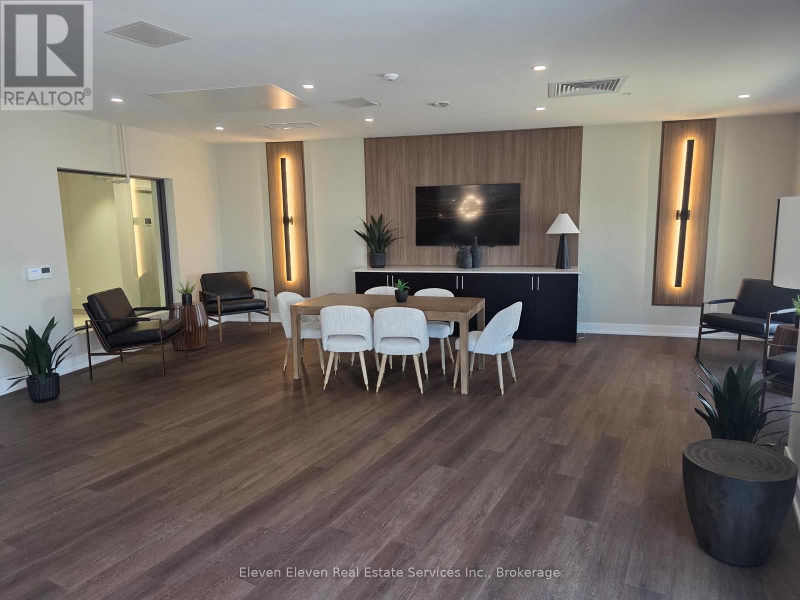 322 - 1100 LACKNER PLACE Image 31