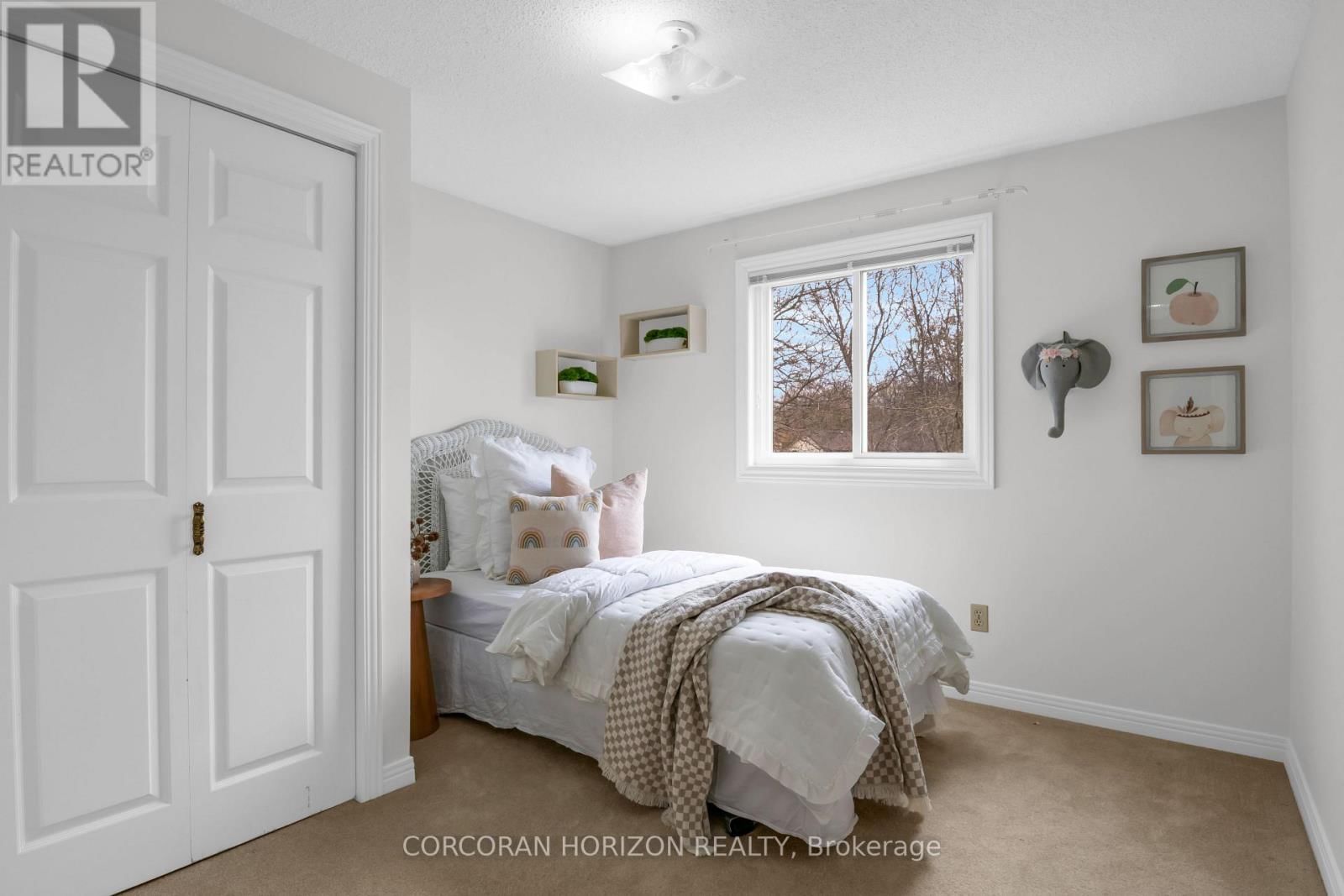 318 BURNETT AVENUE Image 28