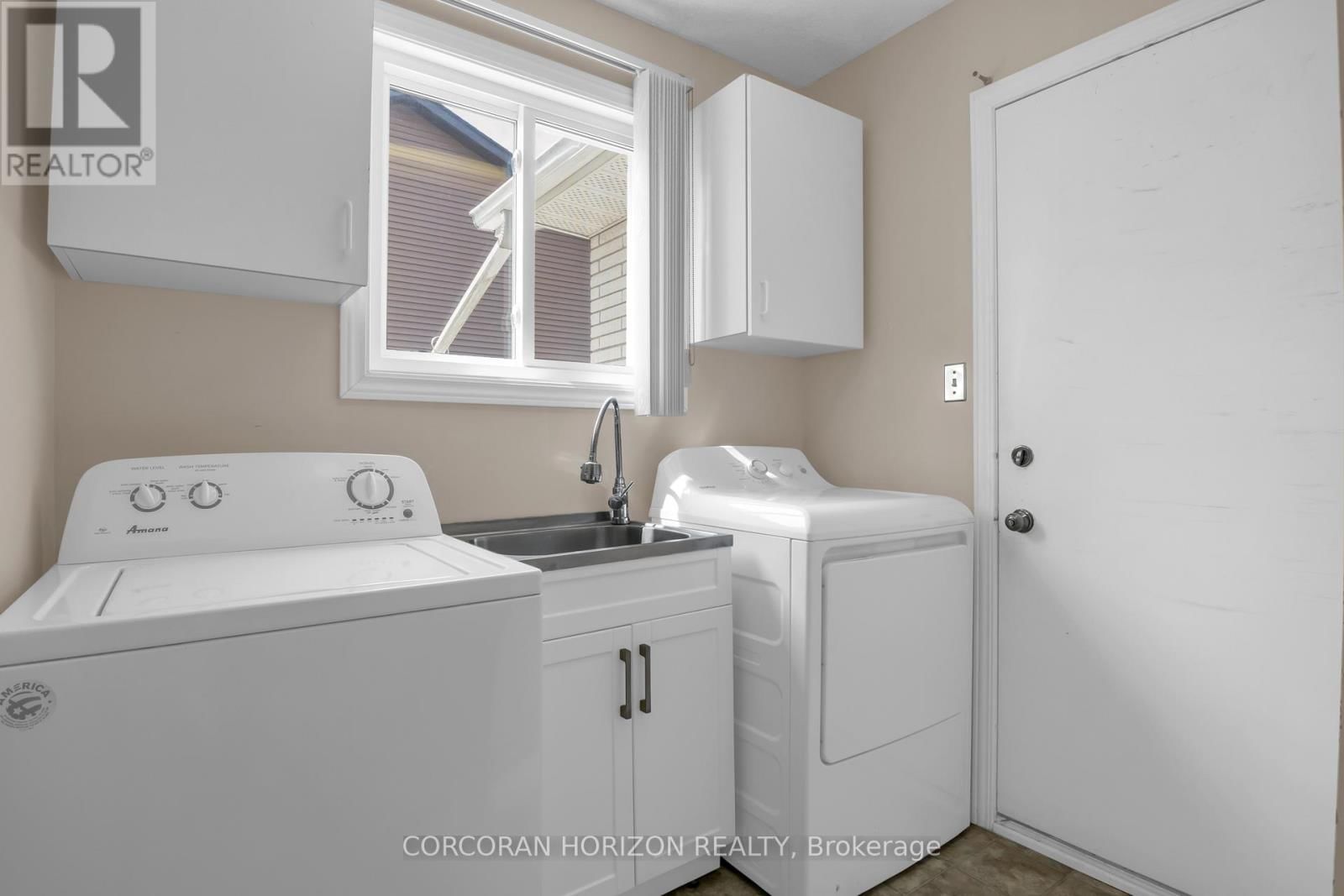 318 BURNETT AVENUE Image 31