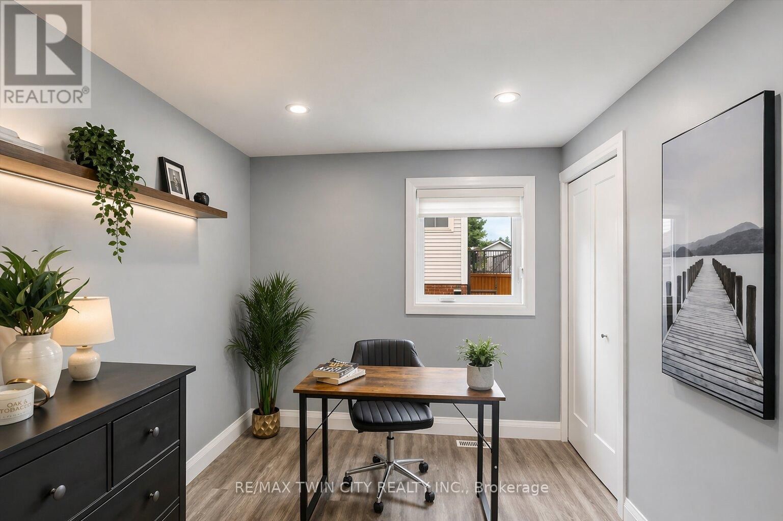 86 CARLYLE DRIVE Image 15