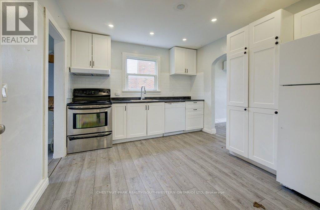 37 CATHERINE STREET Image 14