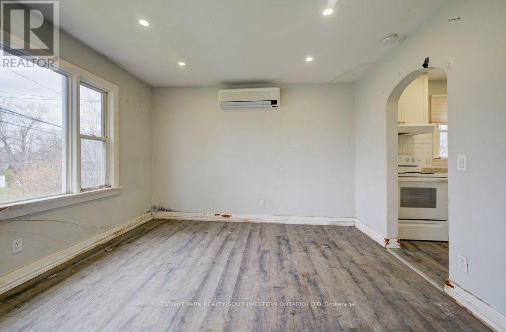 37 CATHERINE STREET Image 24