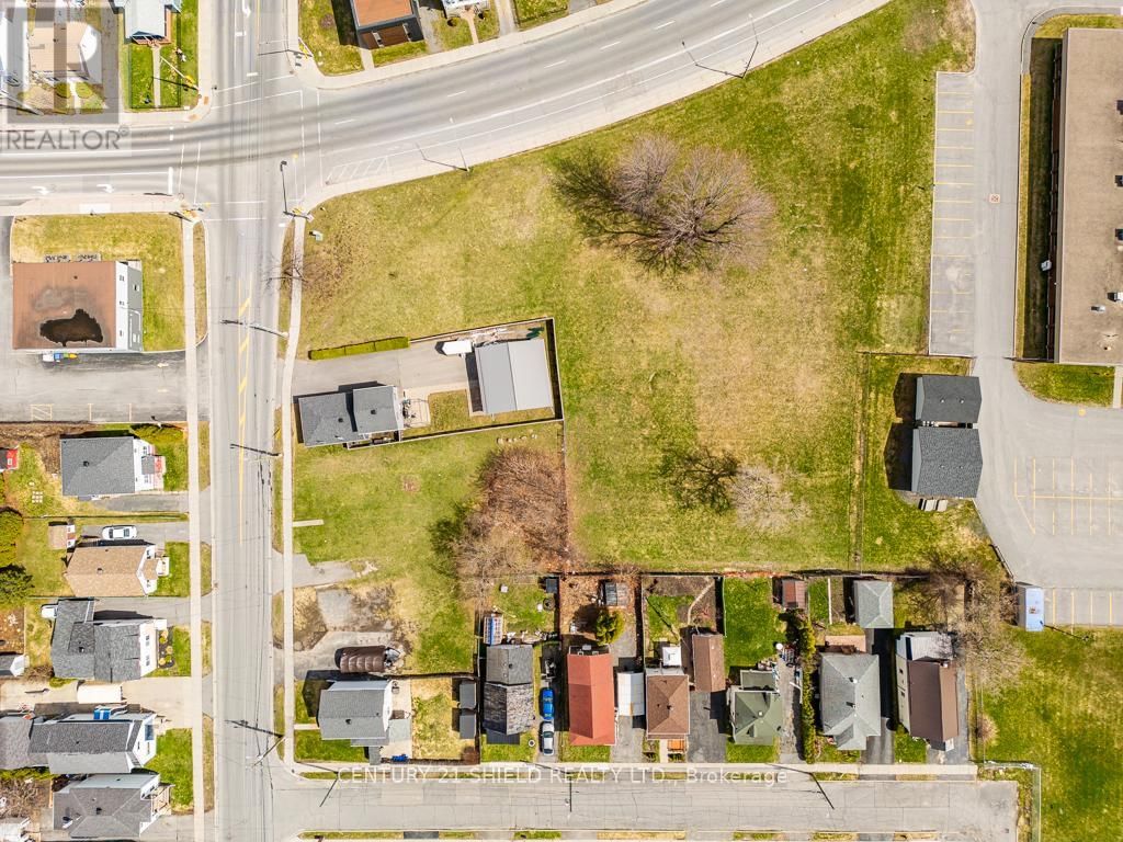 20 ELEVENTH STREET WEST Image 4