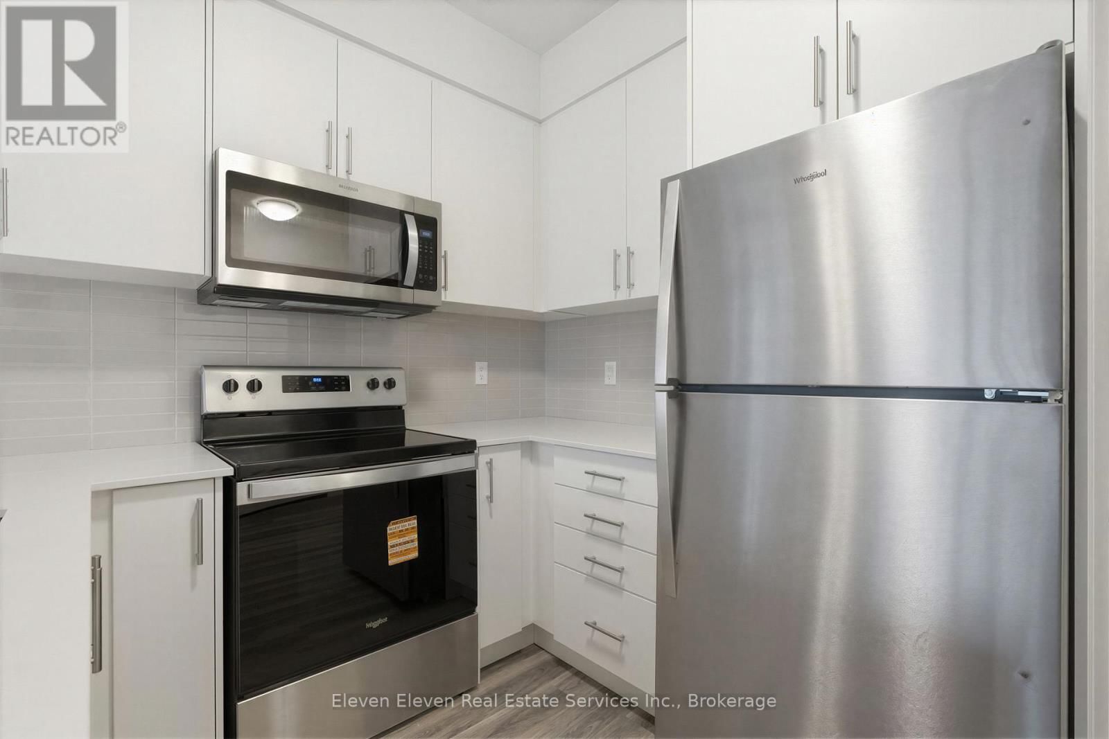 220 - 100 LACKNER PLACE Image 11