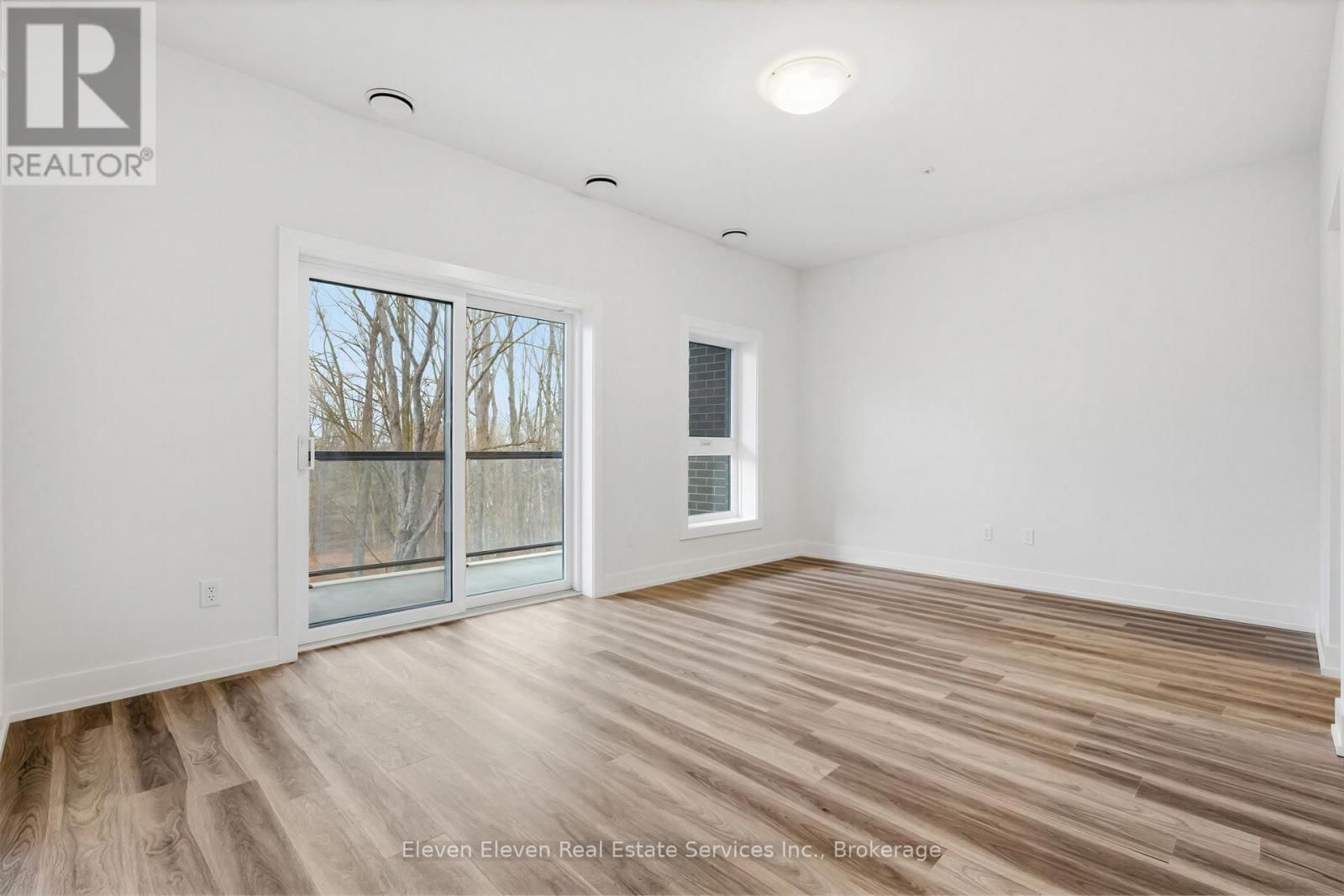 220 - 100 LACKNER PLACE Image 14