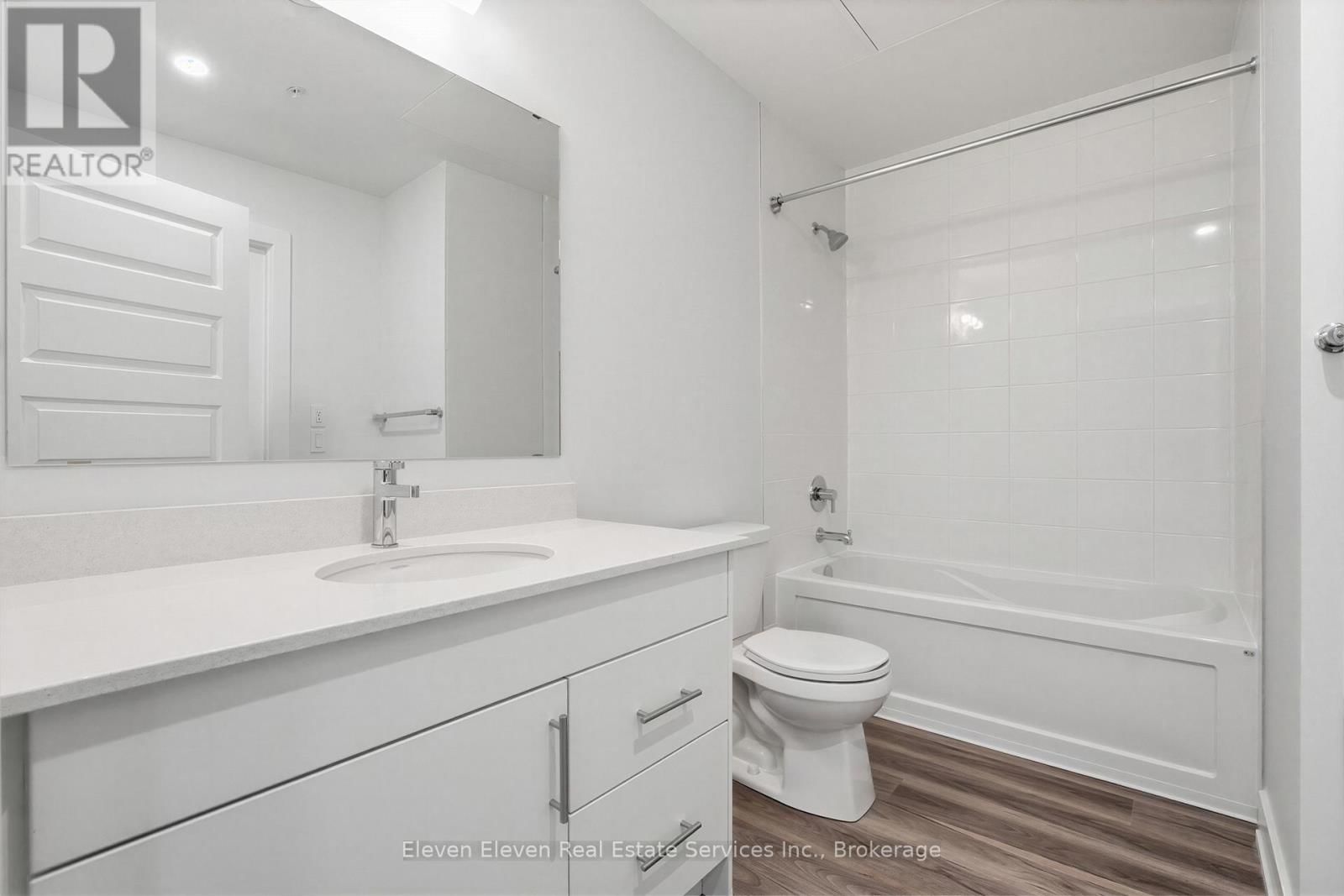 220 - 100 LACKNER PLACE Image 15