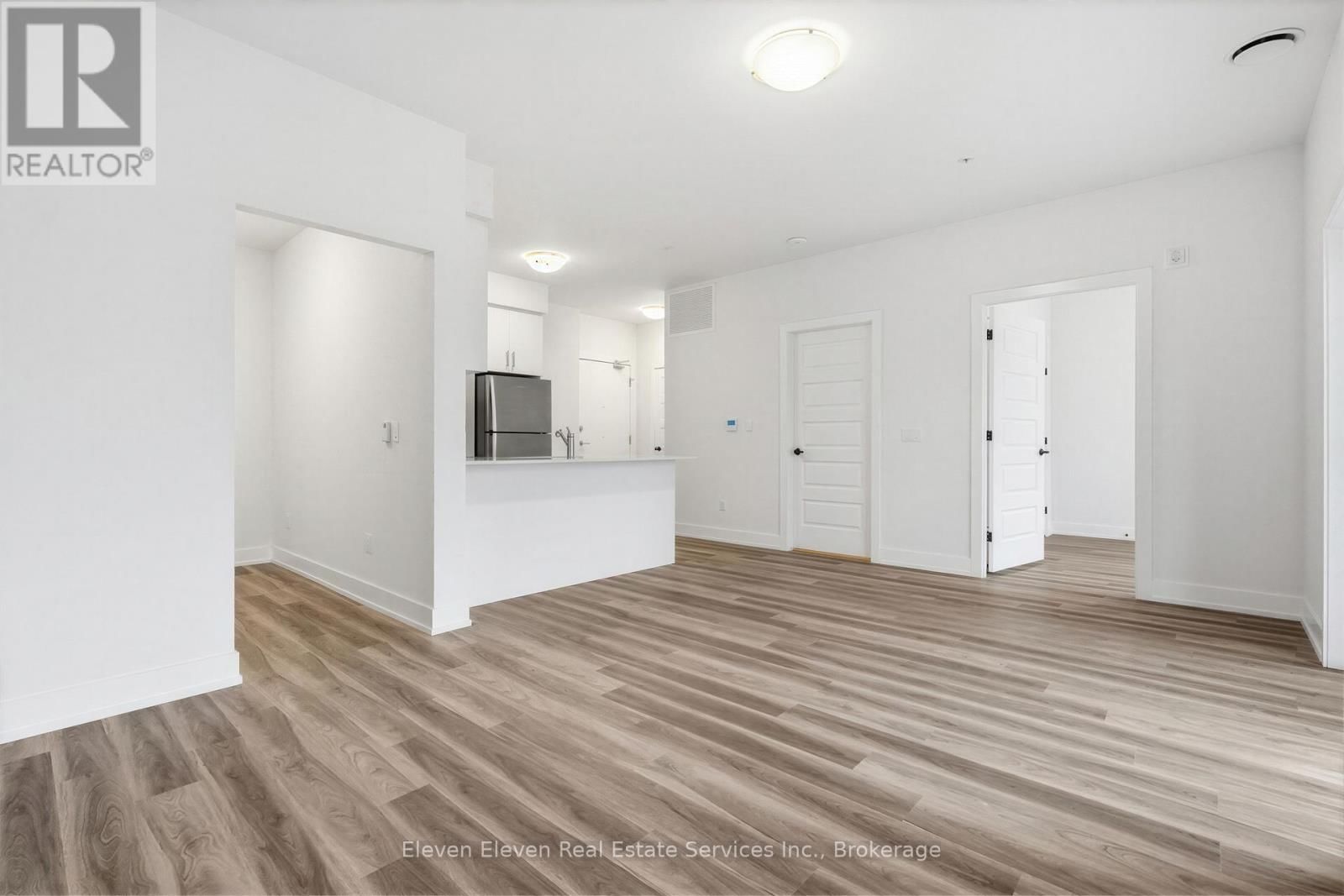 220 - 100 LACKNER PLACE Image 16