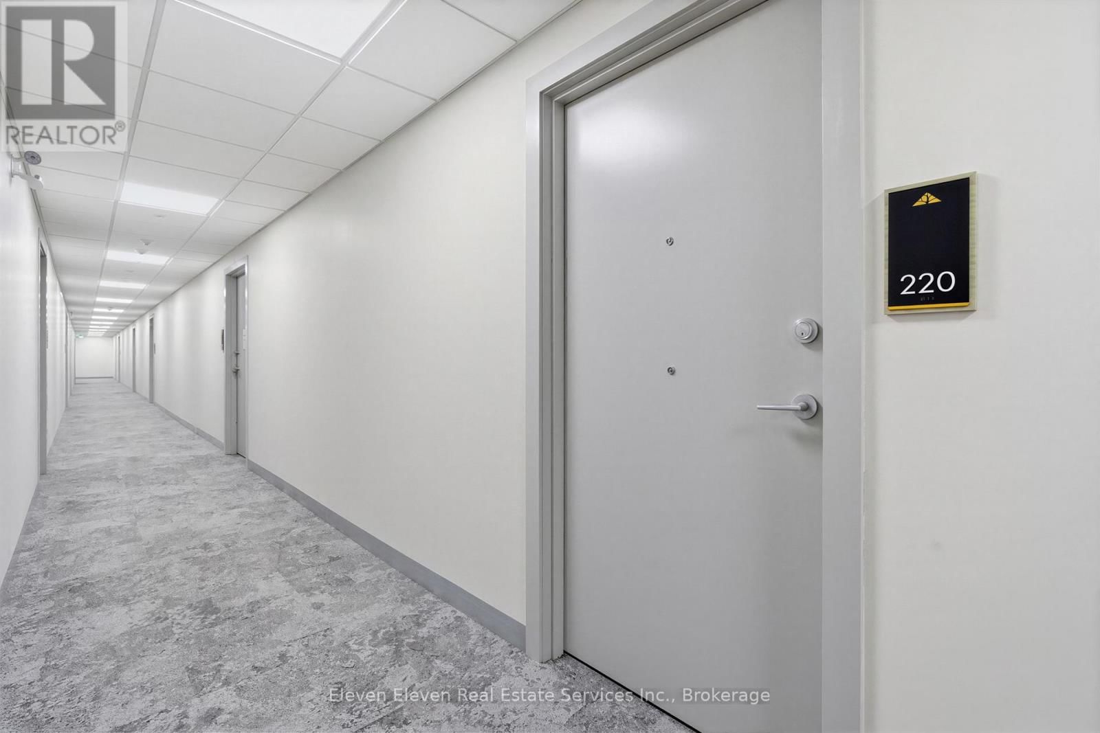 220 - 100 LACKNER PLACE Image 5