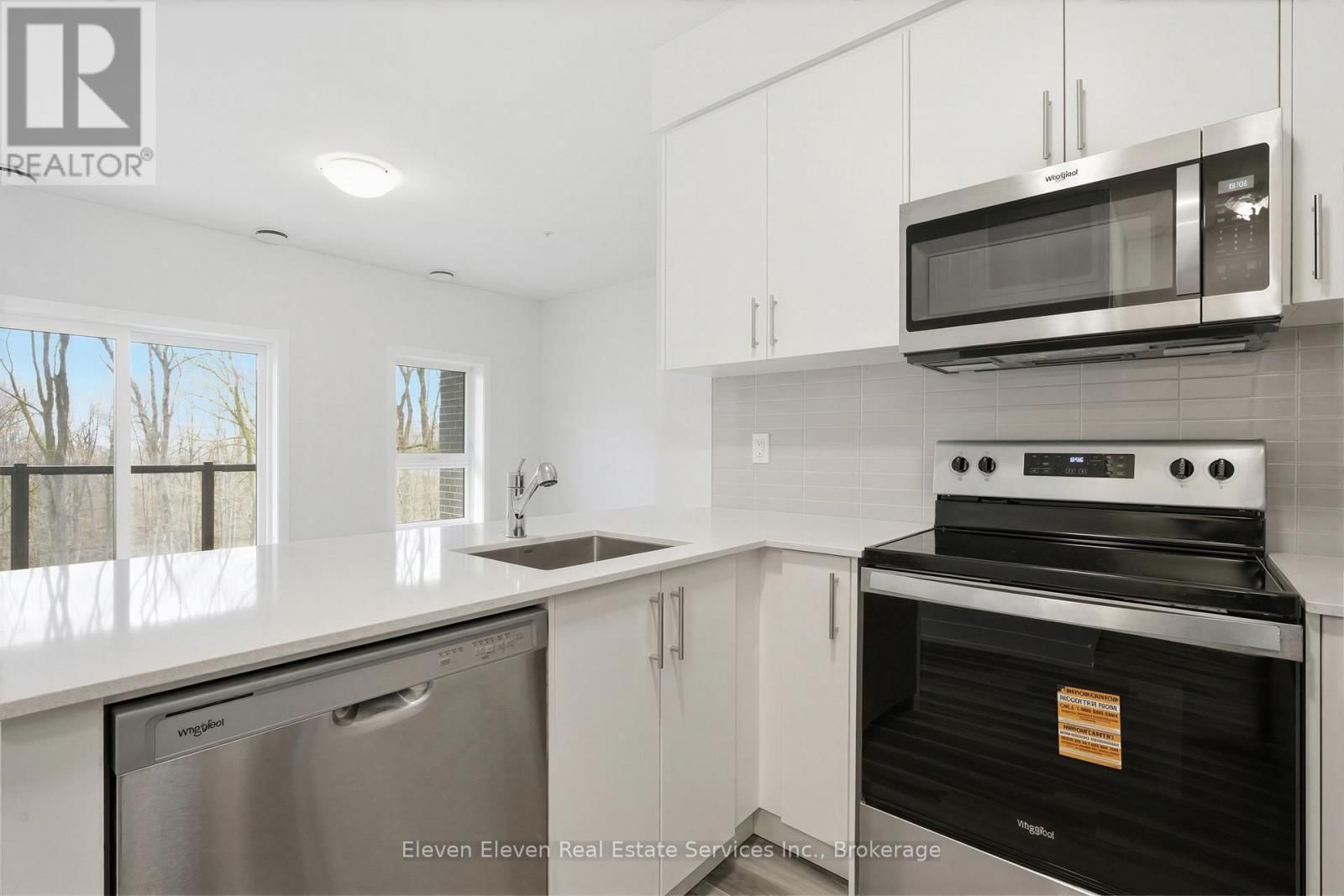 220 - 100 LACKNER PLACE Image 9