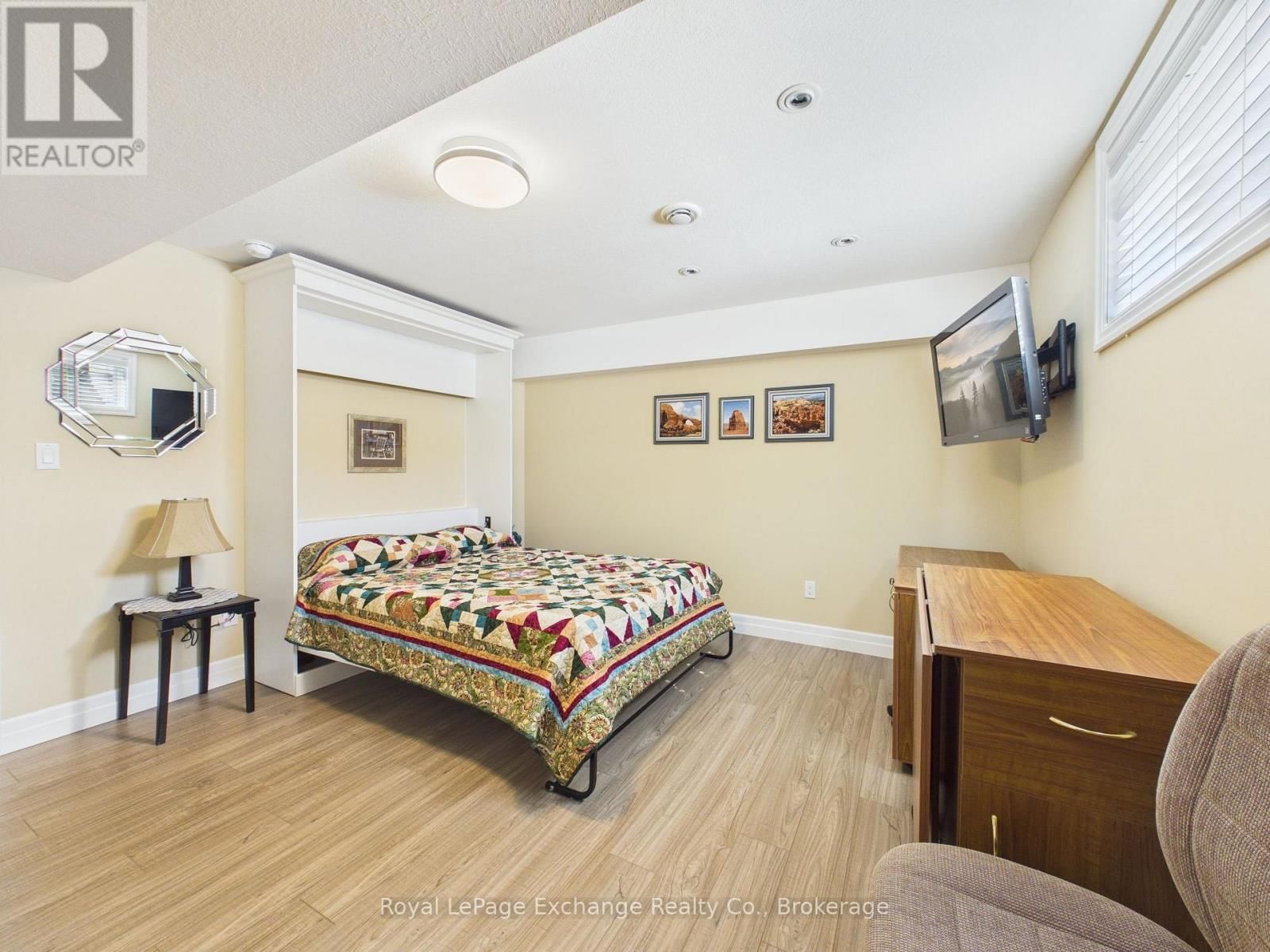 189 WIECK BOULEVARD Image 12