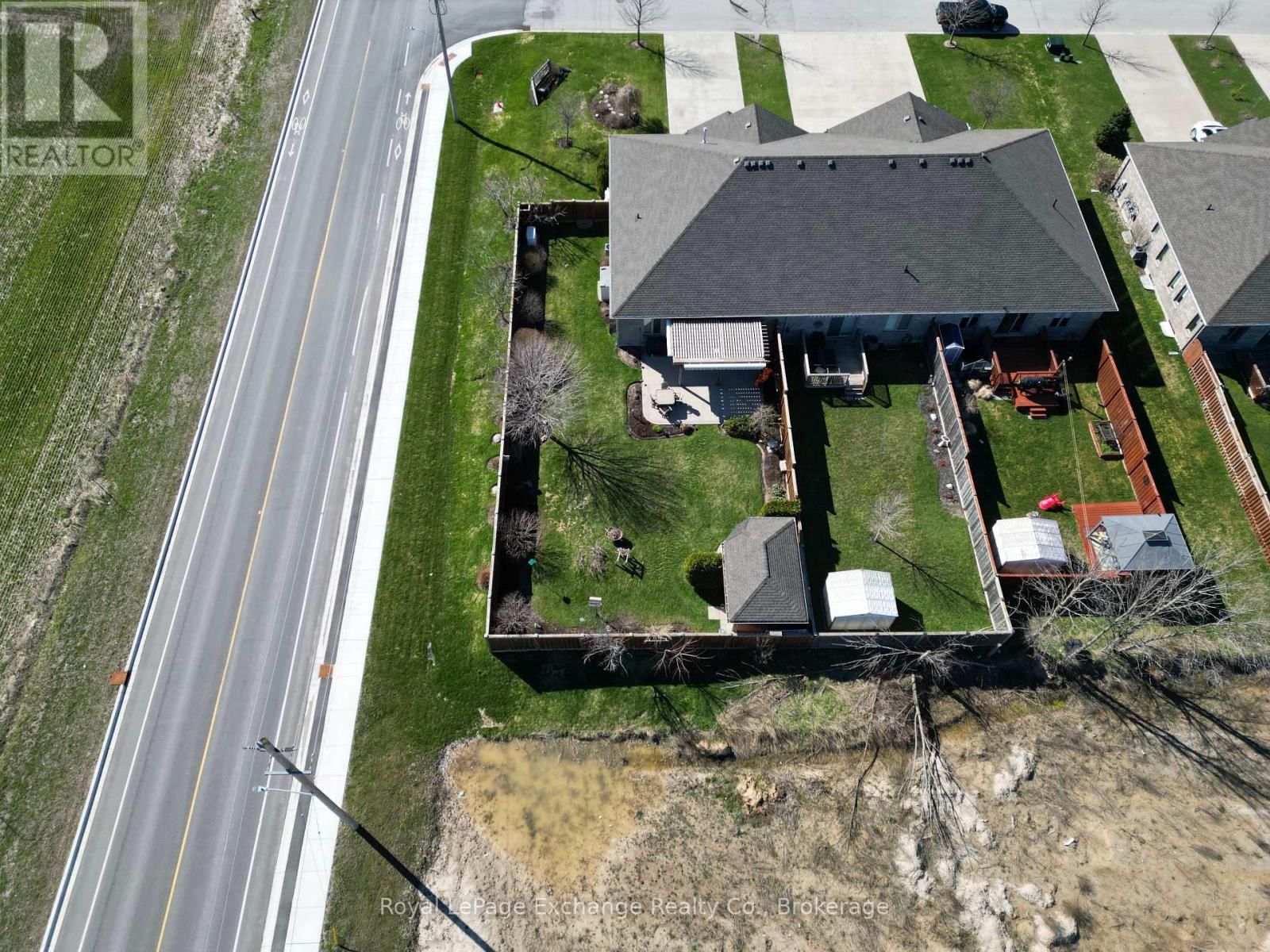 189 WIECK BOULEVARD Image 16