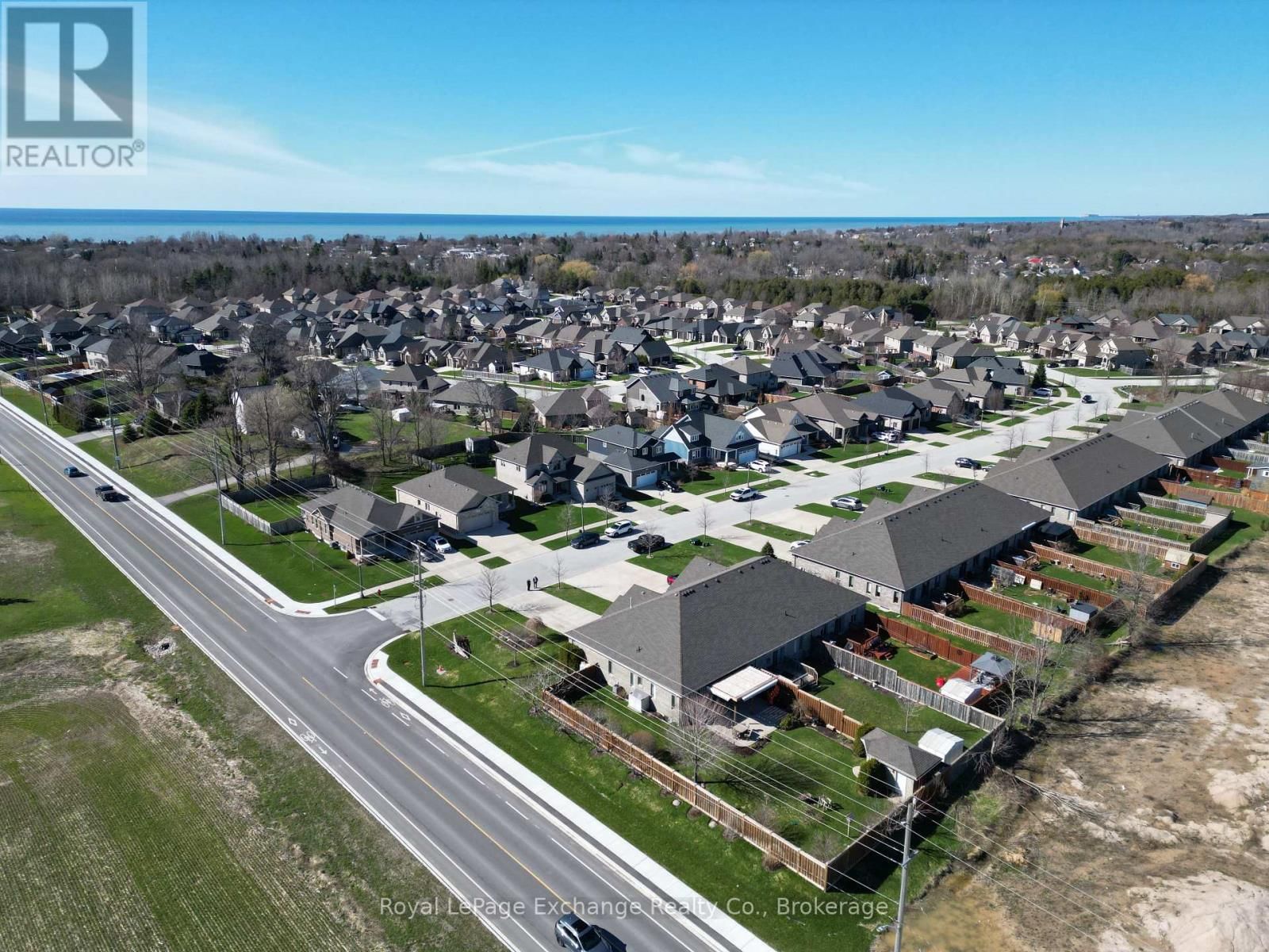 189 WIECK BOULEVARD Image 17