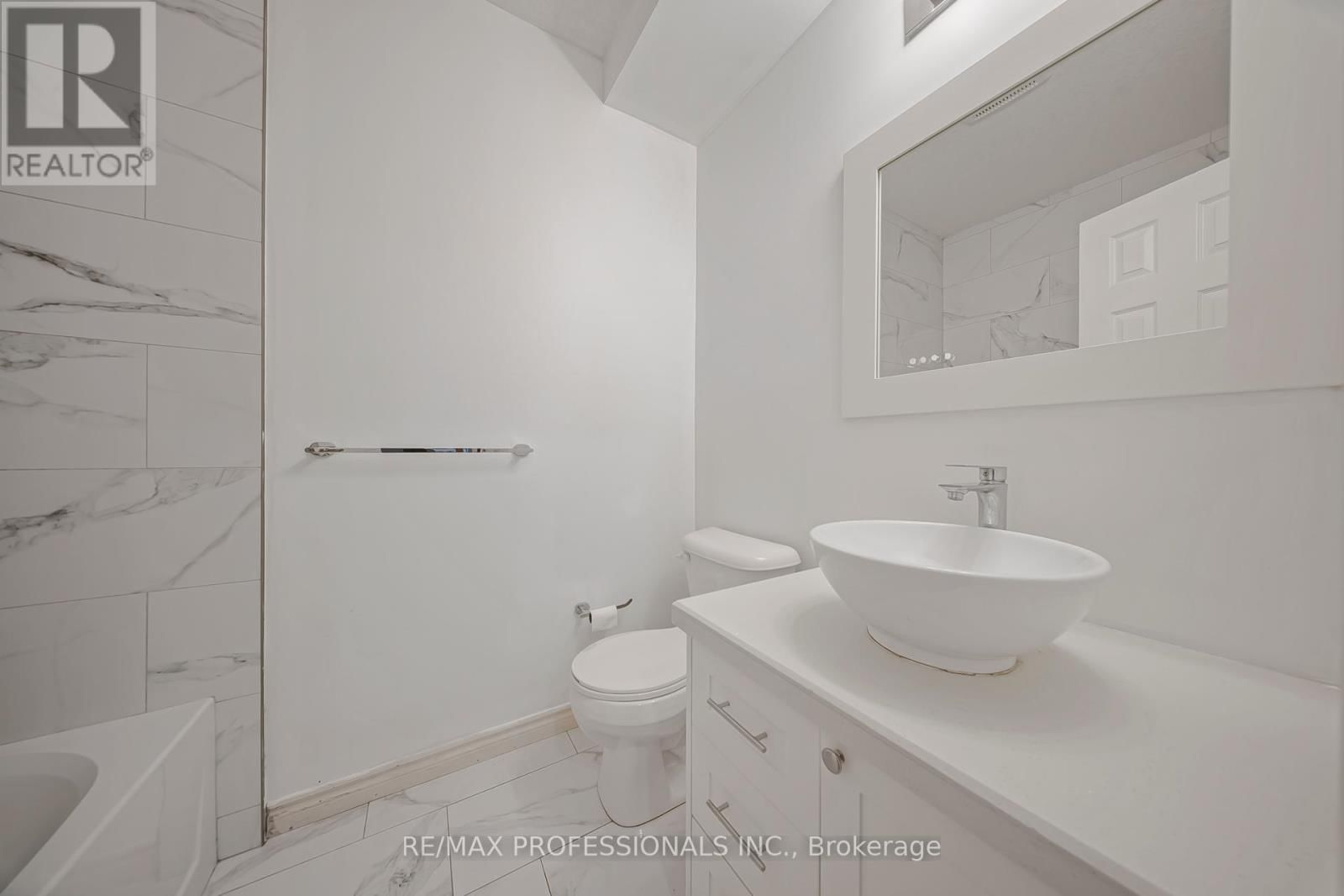 7A - 164 HEIMAN STREET Image 20