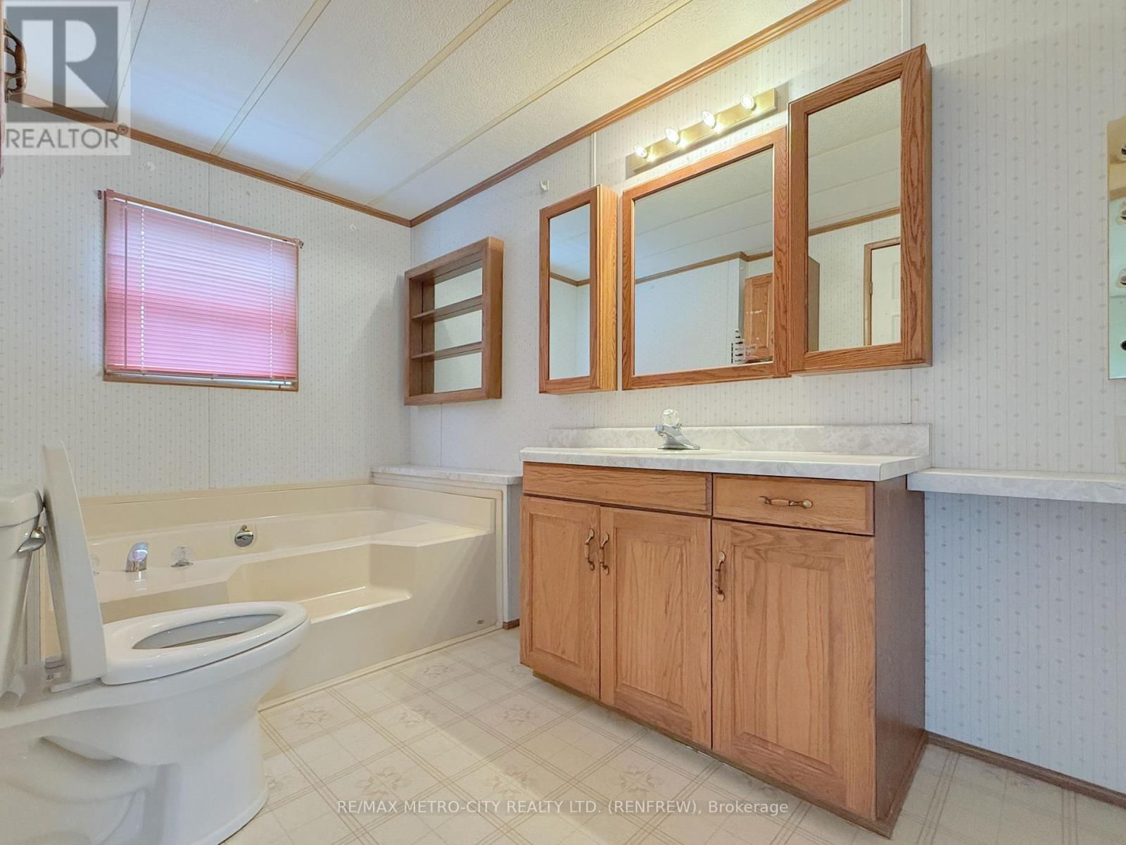 34 SUNSET LANE Image 16