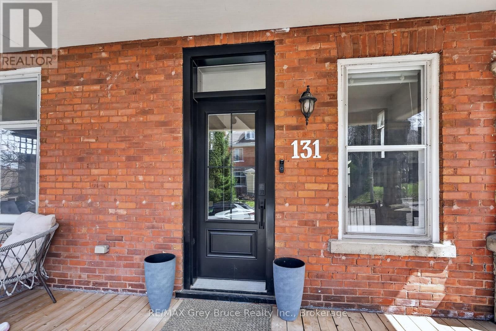 131 2ND AVENUE SOUTHWEST Image 1